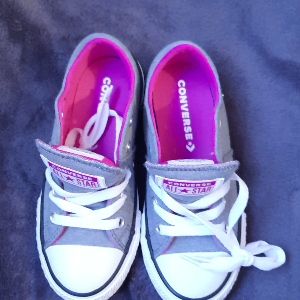 Grey and pink converse